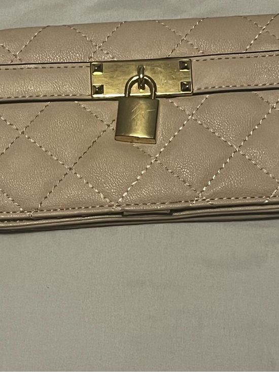 The Unbranded Brand Handbags - Quilted Padlock Wallet Clutch — Cream